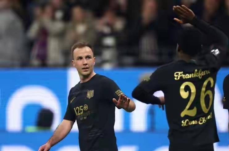 包含赛地聚焦——德国杯赛前热度飙升,尤文图斯造点机会,话题不断,高层口径保持一致的词条 包含赛地聚焦——德国杯赛前热度飙升,尤文图斯造点机会,话题不断,高层口径保持一致的词条